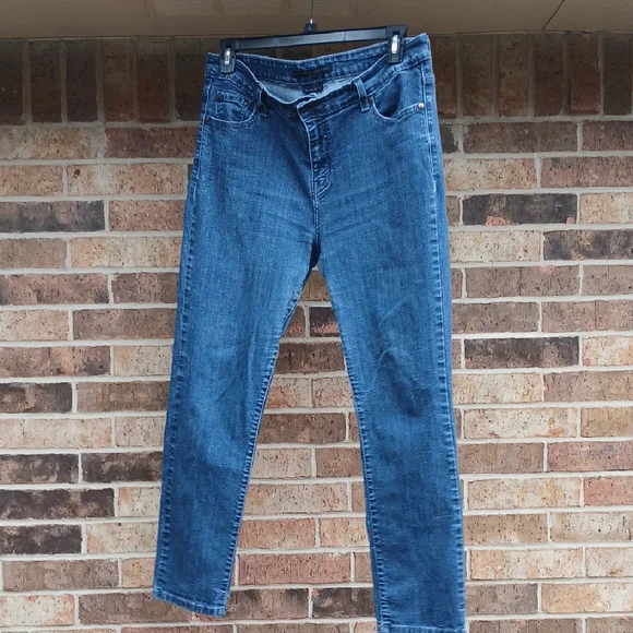 Levis Gently Worn Levi's Blue Denim Jeans Size 16M - Picture 4 of 6